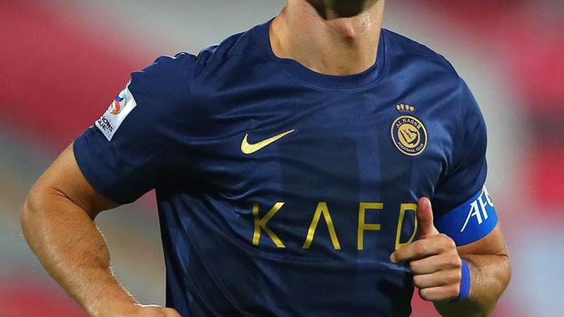 Cristiano Ronaldo playing for Al Nassr against Persepolis