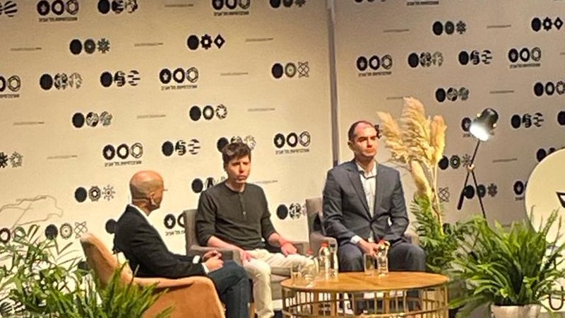 Ilya Sutskever at Tel Aviv University in 2023 with Sam Altman